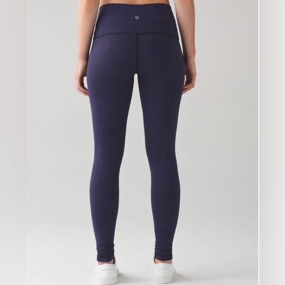 lululemon athletica Pants - Lululemon Wunder Under Pant (Hi-Rise) Material: Luon. Size 4 PERFECT CONDITION!